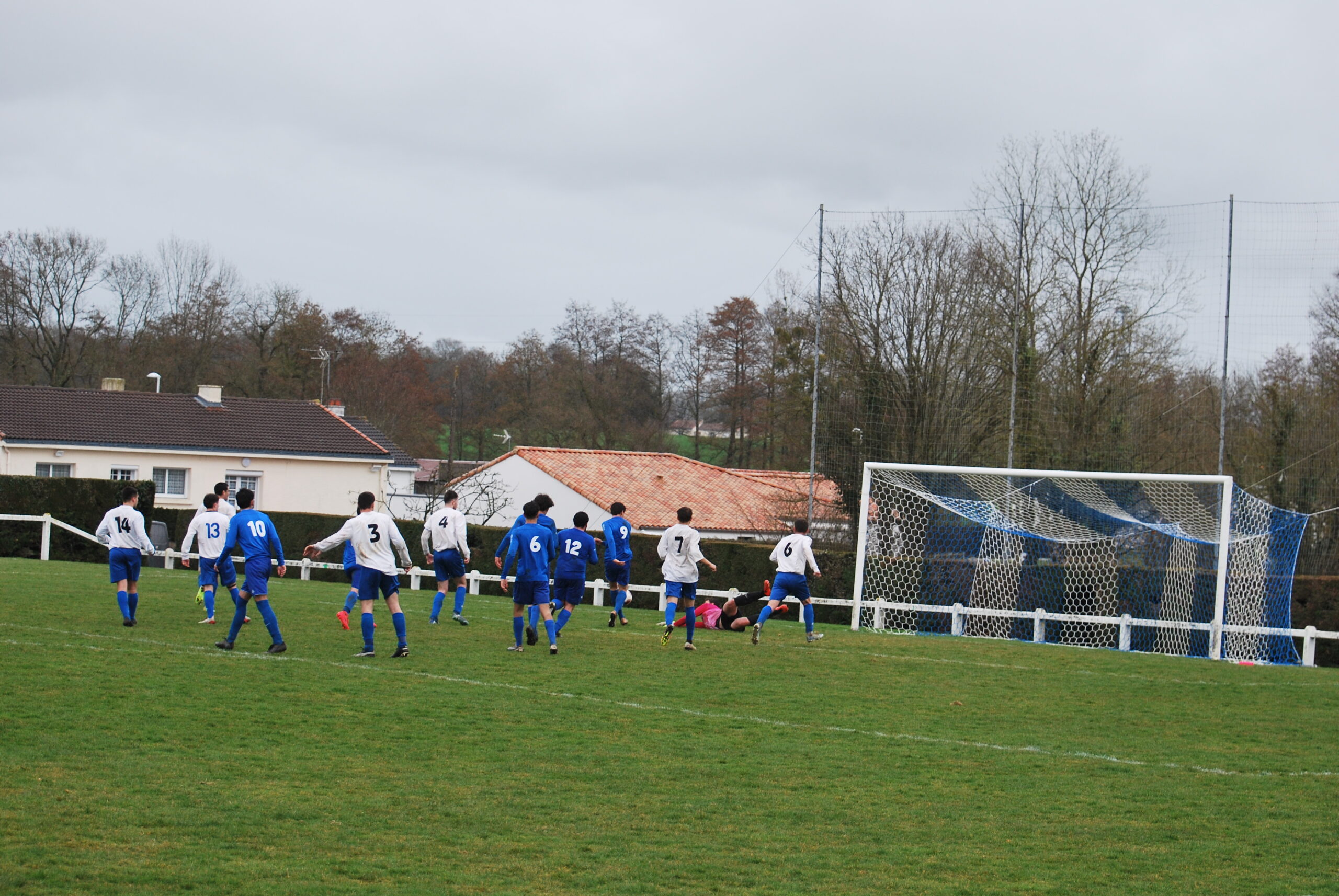 PHOTOS – Séniors B (D3) : ESD 4-1 Ile d’Yeu